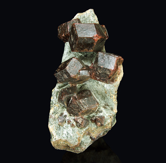 Garnet var. Almandine - Lago Alp, Passiria Valley, Trentino Alto-Adige, Italy