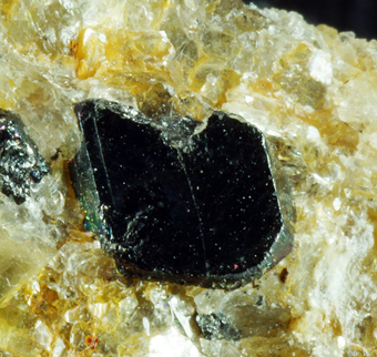 Tapiolite-Fe - Joaquim Cigano claim, Quixada, Paraiba, Brazil