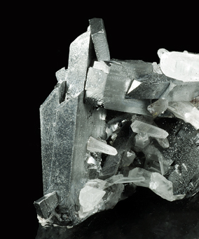 Ferberite and Quartz - Mundo Nuevo mine, Huamachuco, La Libertad, Peru