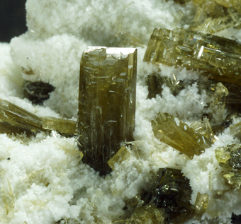 Clinozoisite - Concession Morgan 3, Coayllo, Dos De Mayo, Peru