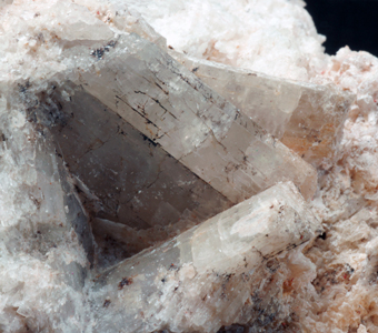 Hambergite - Anjanabonoina, Betafo, Vakinankaratra, Madagascar