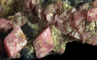 Rhodochrosite, Sphalerite - Pachapaqui district, Bolognesi, �ncash, Per