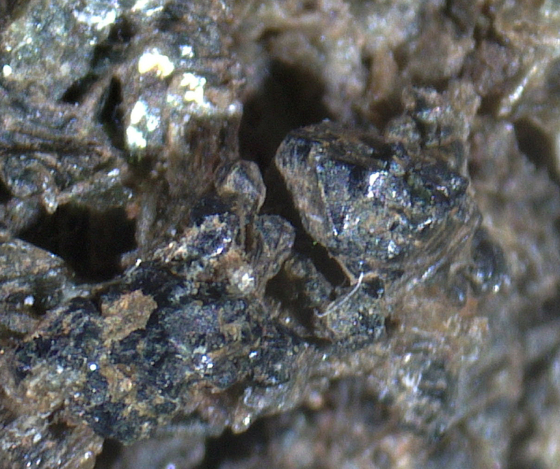 Magnesioh�gbomite-2N2S (TL) - Ruoutevare, Kvikkjokk, Norrbotten, Sweden