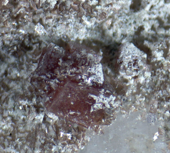 Nenadkevichite - Mont Saint-Hilaire, Qu�bec, Canada