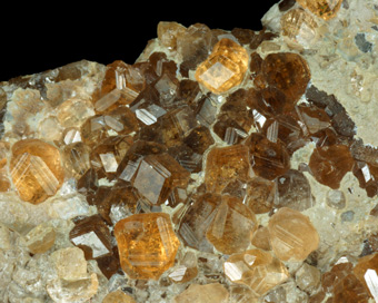 Grossular Garnet - Jeffrey Mine, Asbestos, Les Sources RCM, Estrie, Qu�bec, Canada