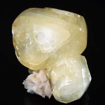 Calcite and Dolomite, Marcil quarry, Sainte-Clotilde, Mont�r�gie, Qu�bec, Canada