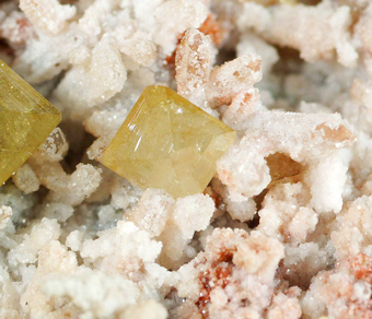 Wulfenite, Mimetite, Smithsonite - Tsumeb Mine, Tsumeb - Namibia