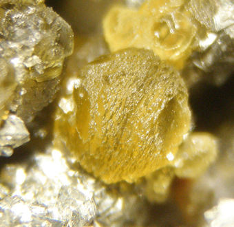 Sphalerite on Pyrrothite - Stari Trg Mine, Trepča valley, Kosovo