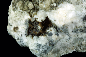 Hochelagaite - Poudrette quarry, Mont Saint-Hilaire, Qu�bec, Canada