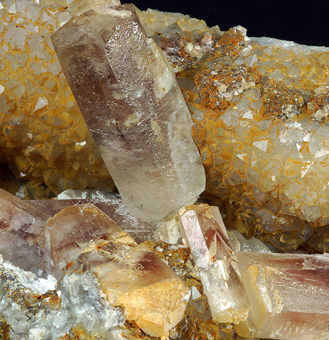 Calcite, Quartz in basalt - Kirn an der Nache, Bad Kreuznach, ,Rhineland-Palatinate, Germany