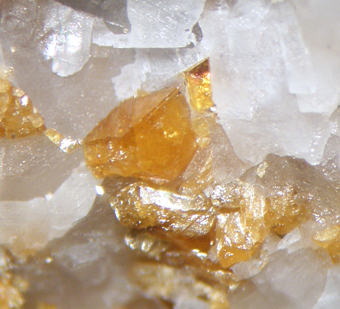 Fluorcalciorom�ite (TL) - Starlera mine, Starlera Valley, Grischun, Switzerland