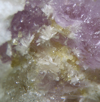 Alcaparrosaite (TL), Krausite, Zinc Pertiklite - Alcaparrosa mine, Cerritos Bayos, Antofagasta Region, Chile