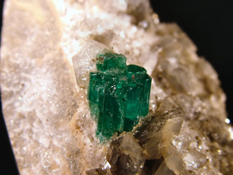 Emerald on Calcite - Muzo Mine, Mun. de Muzo, Vasquez-Yacop� Mining District, Boyac� Department, Colombia