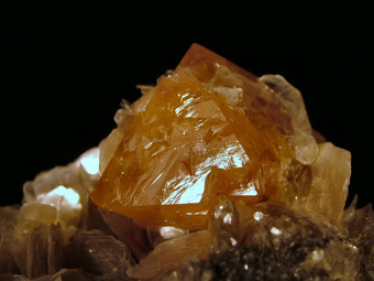 Scheelite on Muscovite - Pingwu beryl mine (Huya W-Sn-Be deposit; Xuebaoding W-Sn-Be deposit), Huya township, Mt Xuebaoding, Pingwu Co., Mianyang Prefecture, Sichuan Province, China