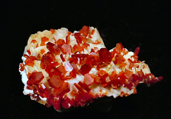 Vanadinite on Baryte - Mibladen Mining District, Midelt, Kh�nifra Province, Mekn�s-Tafilalet Region, Morocco