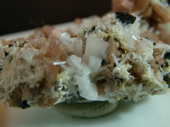 Bertrandite, Rhodochrosite, Pyrite, Sphalerite, Quartz - Kara-Oba W deposit, Karagandy Province (Qaragandy Oblysy; Karaganda Oblast'), Kazakhstan