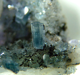 Fluorapatite on Feldspar - Golconda pegmatite, Golconda district, Governador Valadares, Doce valley, Minas Gerais, Brazil