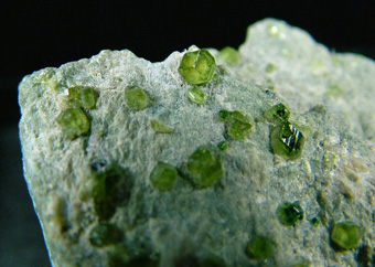 Andradite var. Demantoid - Sferl�n asbestos mine, Vallone del Cengiaccio (Cengiaccio; Cengi�sc; Cengiasco), Lanzada, Lanterna Valley, Malenco Valley, Valtellina, Sondrio Province, Lombardy, Italy