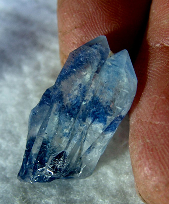 Quartz with Dumortierite's inclusions - Vaca Morta quarry, Serra da Vereda, Boquira, Bahia, Brazil