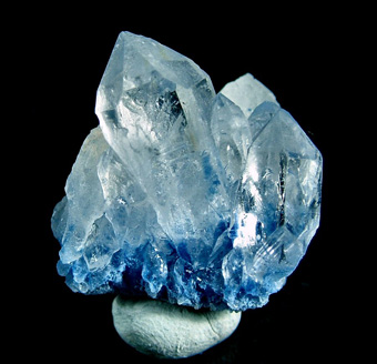 Quartz with Dumortierite's inclusions - Vaca Morta quarry, Serra da Vereda, Boquira, Bahia, Brazil