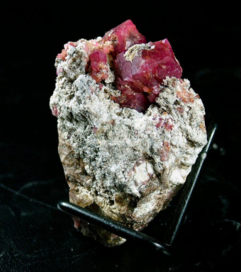 Pink Grossular - Sierra de Cruces, Mun. de Sierra Mojada, Coahuila, Mexico