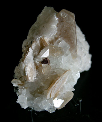 Fluornatromicrolite, Topaz, Albite, Muscovite - Shigar Valley, Skardu District, Baltistan, Gilgit-Baltistan (Northern Areas), Pakistan