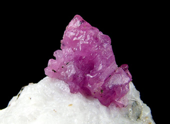 Corundum var. Ruby - Jegdalek ruby deposit (Jagdalek; Jagdalak; Jagdalik), Surobi District (Sorobi District), Kabul, Afghanistan