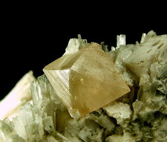 Powellite on Scolecite with Apophyllite - Nashik District (Nasik District), Maharashtra, India