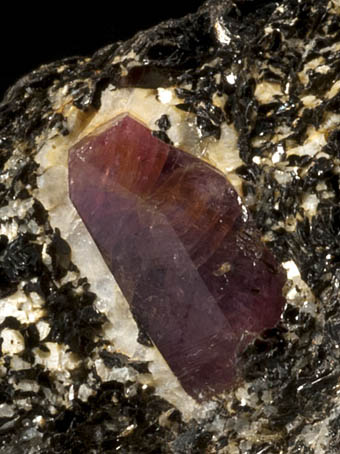 Corundum var. Ruby - Ambahatraso- Hiosy - Madagascar