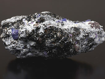 Corundum var. Sapphire and Ruby - Ambahatraso- Hiosy - Madagascar