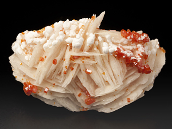 Vanadinite, Aragonite, Baryte - Mibladen, Morocco