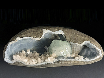 Fluorapophyllite-(K), Stilbite, Quartz - Pune, Jalgaon District, Nashik Division, Maharashtra, India