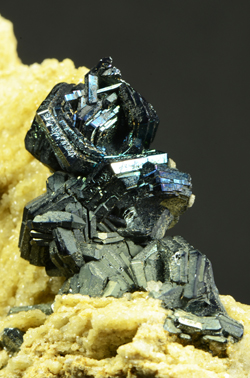 Hematite iron rose - La Fibbia, Saint Gotthard, Switzerland