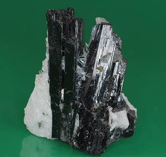 Hubnerite and quartz - Pasto Bueno distr. - Pallasca prov. - Ancash dept. - Peru