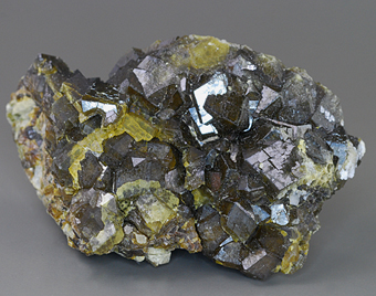 Andradite garnet - Huanggang mines - Chifeng - Inner Mongolia - China