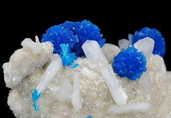 Cavansite, stilbite and heulandite - Wagholi quarry - Poona distr. - Maharastra state - India