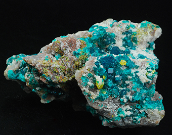 Dioptase and mimetite - Tsumeb mine - Tsumeb - Otjikoto reg. - Namibia