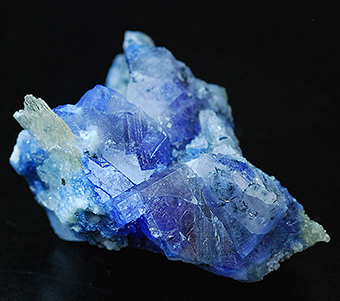 Carletonite - Poudrette quarry - Mont Saint-Hilaire - La Vall�e-du-Richelieu RCM - Mont�r�gie  Qu�bec - Canada