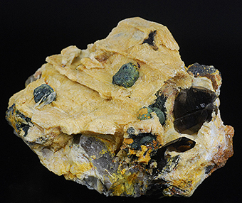 Dufrenite over albite and smoky quartz - Sapucaia mine - Sapucaia do Norte - Galil�ia - Doce valley - Minas Gerais - Brazil