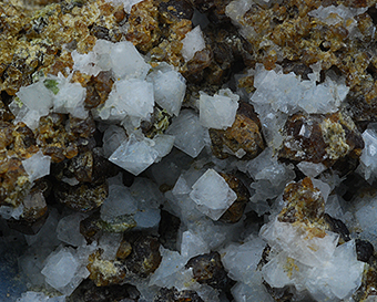 Gismondine and epidote - Vedretta della Miniera - Zebr� valley - Valfurva - Valtellina -  Sondrio prov. - Lombardy - Italy