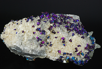 Chalcopirite over calcite - Casteel. Nr. 35 mine - Viburnum Trend distr. - Iron Country - Missouri - USA