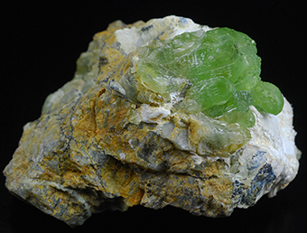 Forsterite var. Peridot - Sapat Gali - Naran - Kaghan valley - Mansehra distr. - Khyber Pakhtunkhwa - Pakistan