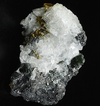 Hydrotalcite-2H and magnetite - Kovdor Zheleznyi mine - Kovdor Massif - Kola Peninsula - Murmanskaja Oblast' - Northern Region - Russia