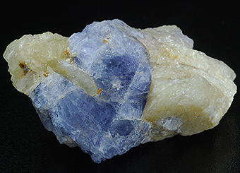 Hackmanite (var. of sodalite) - Koksha valley - Badakshan prov. - Afghanistan