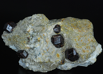 Almandine garnet - Codera Valley - Novate Mezzola - Valchiavenna - Sondrio prov. - Lombardy - Italy