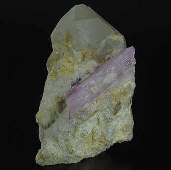 Kunzite (var. of spodumene) and quartz - Dara-i-Pech pegmatite field - Chapa Dara distr. - Konar prov. - Afghanistan
