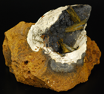 Metavivianite over santabarbaraite - Kerchenskoe deposit - Kerchenskyi(Fe)-ore basin - Kerch Pen. - Crimea Pen. - Russia (ex Ukraine)