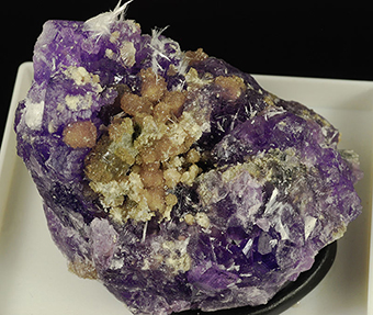 Krausite, coquimbite and alotrichite - Monte Arsiccio mine - Sant'Anna di Stazzema - Lucca prov. - �Apuan Alps - Tuscany - Italy