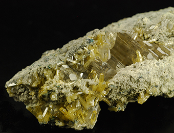 Mimetite and cerussite - Tsumeb - Otjikoto region - Namibia
