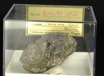 Bismuth - Tazna mine - Cerro Tazna - Atocha-Quechisla Distr. - Nor Chichas prov. - Potos� Deptm. - Bolivia
